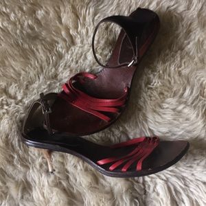 Spanish leather heeled sandals